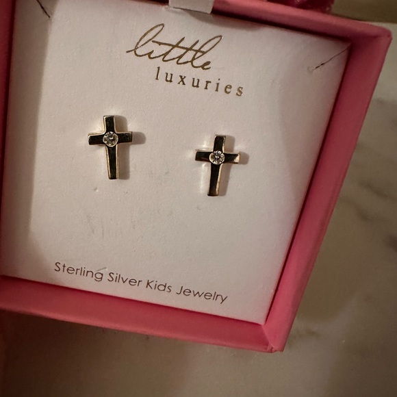 Cross stud earrings NEW sterling silver & GP - Picture 5 of 5